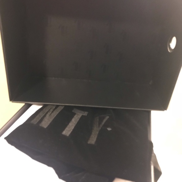 NIB FENTY X PUMA Hi trainer - Picture 3 of 7